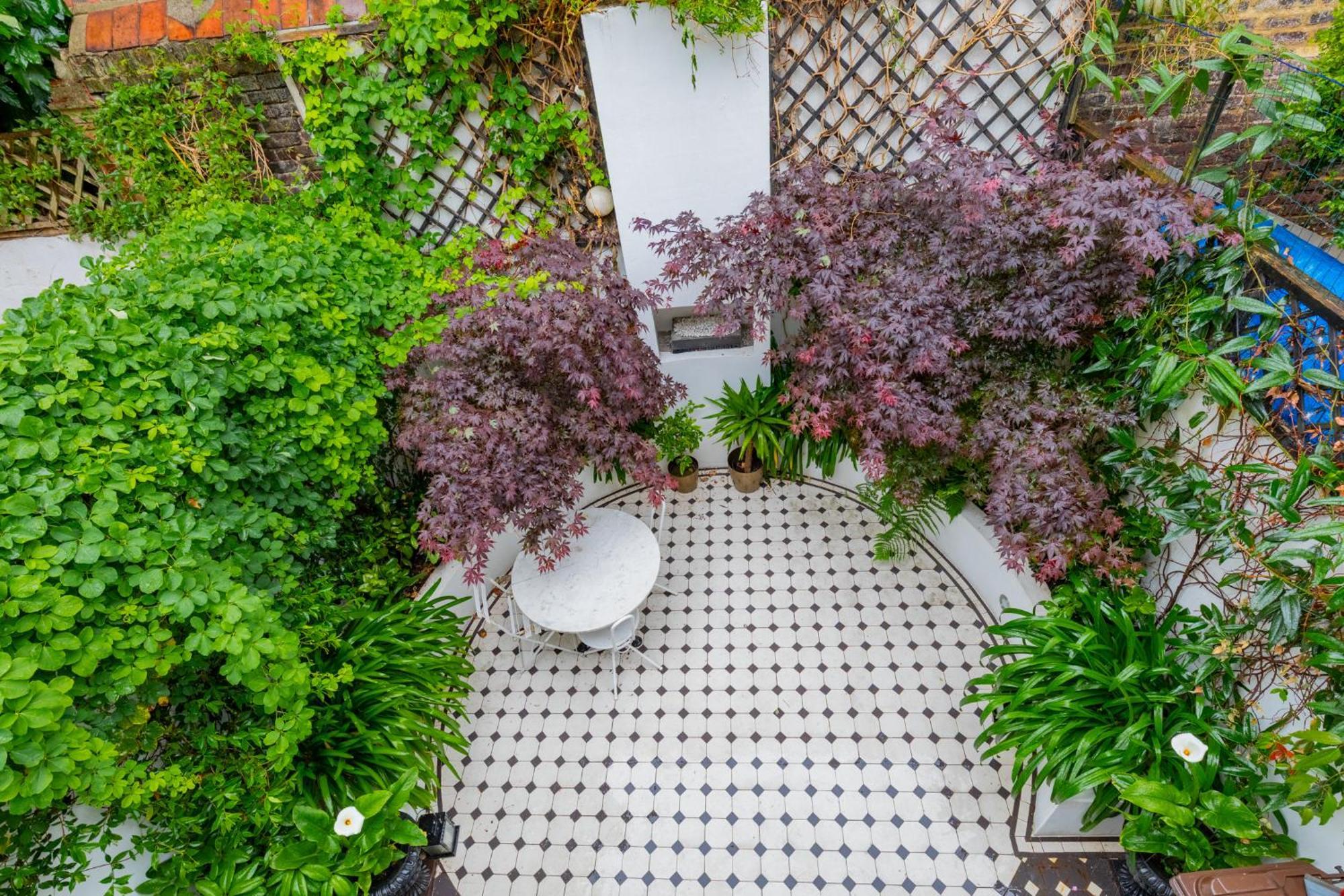 Apartment Luxuriously Curated 4bd Stoke Newington London