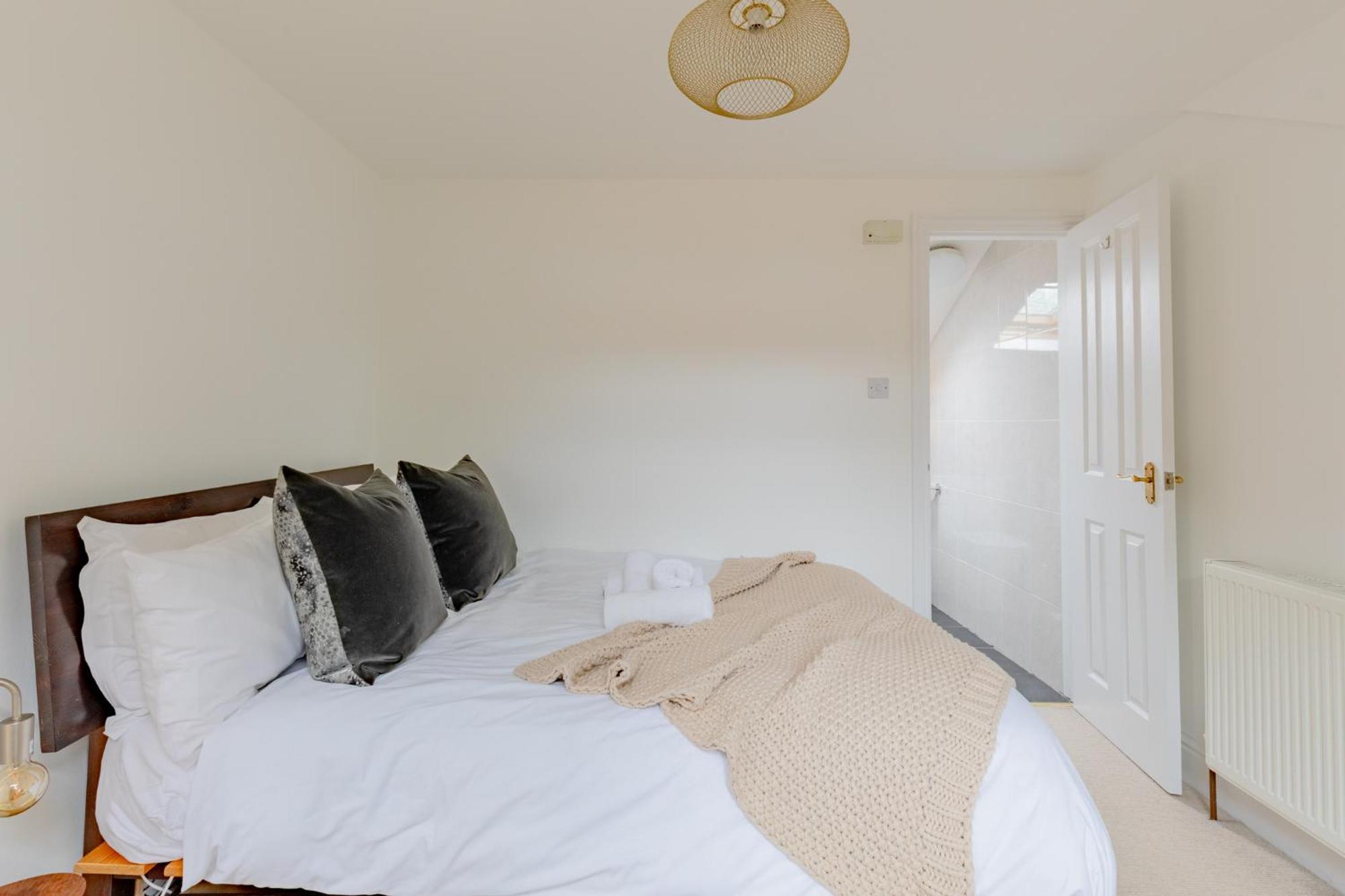 Apartment Luxuriously Curated 4bd Stoke Newington *