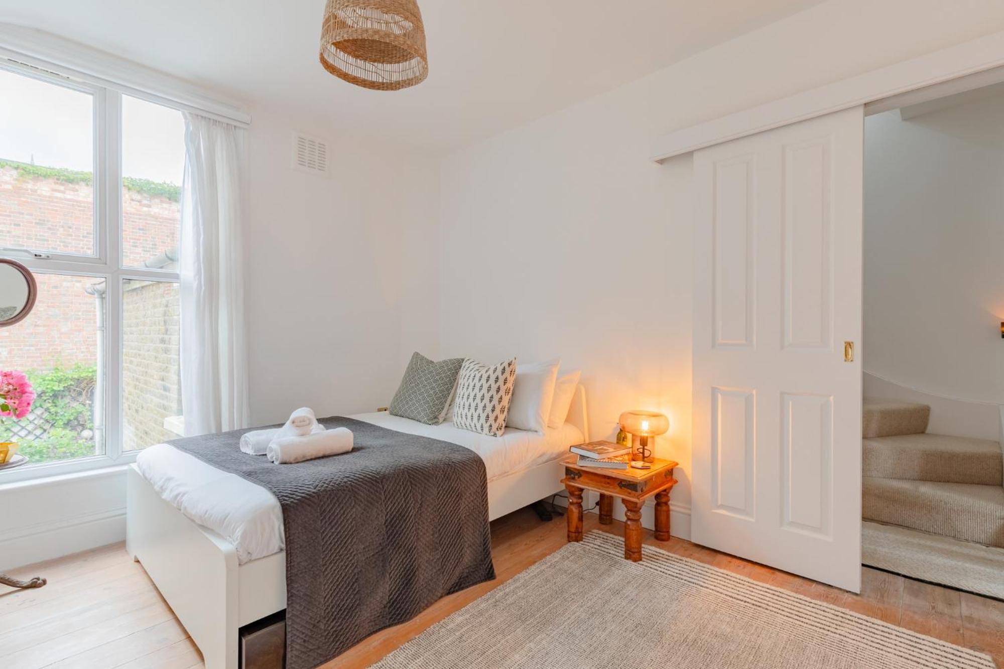Apartment Luxuriously Curated 4bd Stoke Newington
