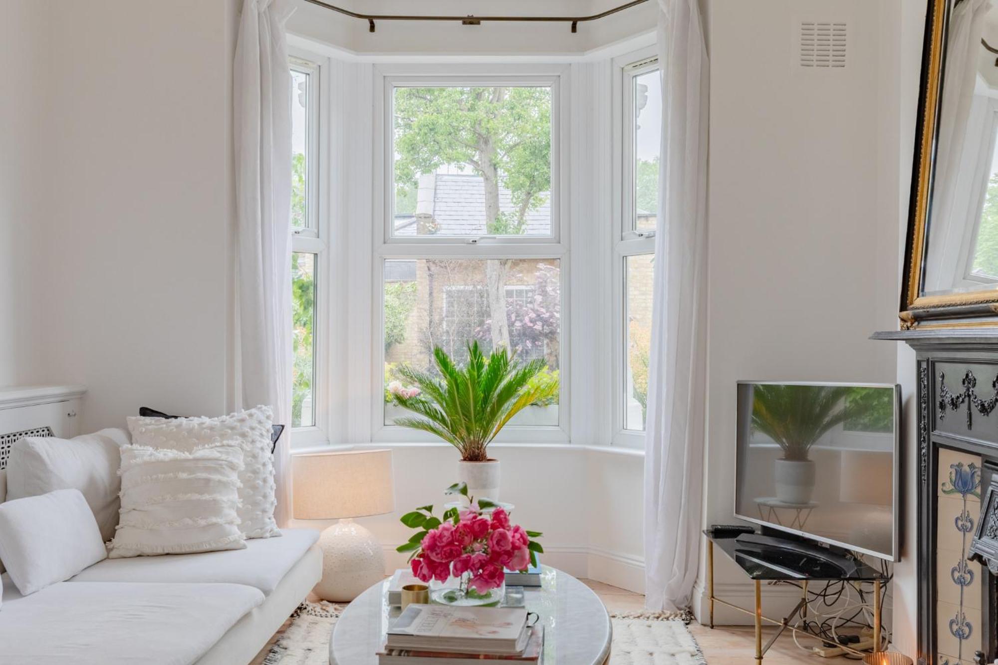 Luxuriously Curated 4bd Stoke Newington London