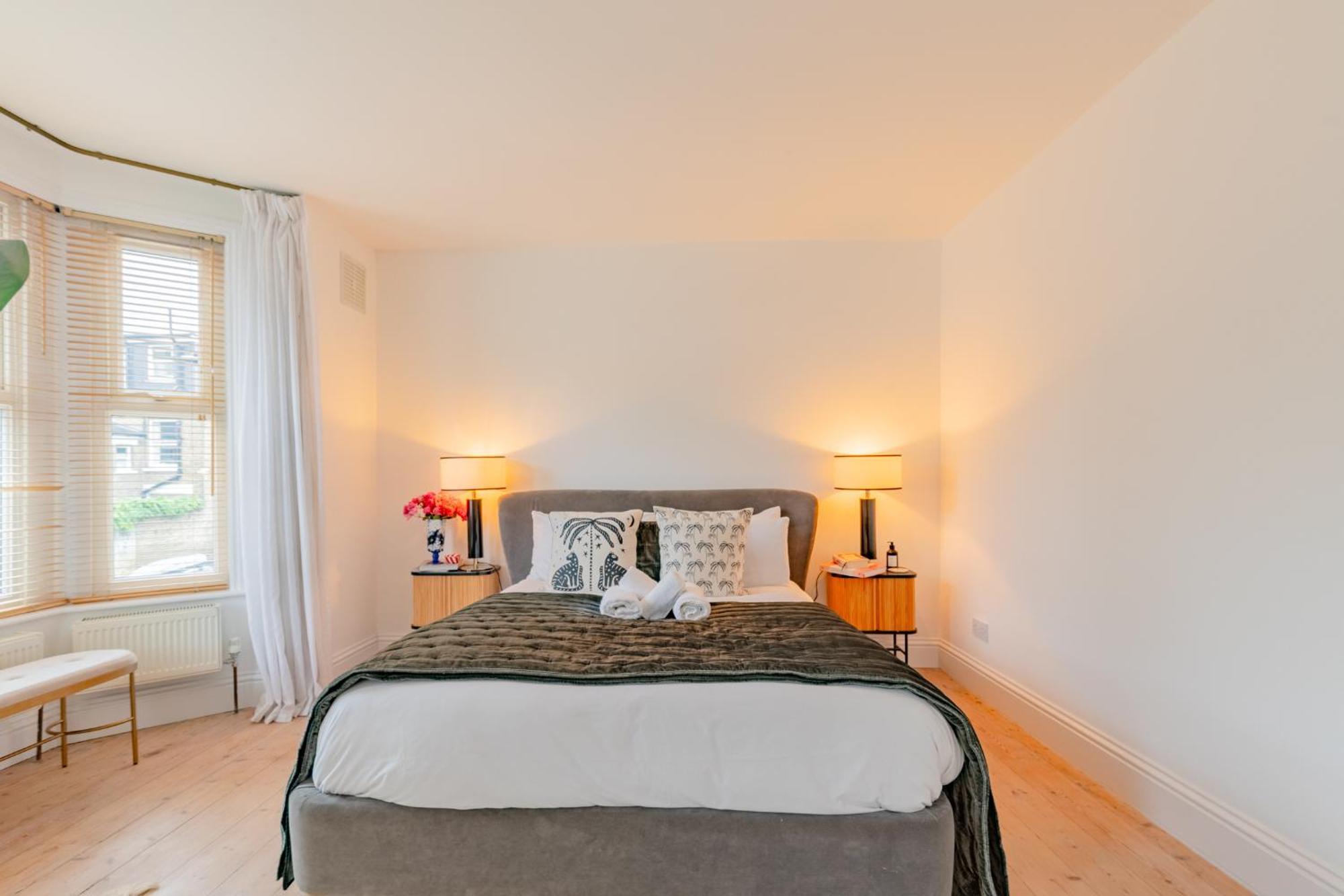 Luxuriously Curated 4bd Stoke Newington Apartment London